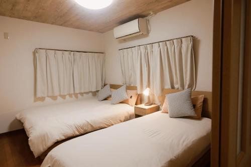 Kishinosato Japanese Entire House with T a t ami Tea &Room 3 Bedrooms for 7 &Near Public Transport &Direct to Airport and Namba &Quiet Residential Area