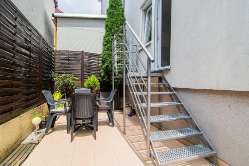 Flexible SelfCheckIns 97 - Zagreb - Garden - Parking- Loggia - 2 Bedrooms