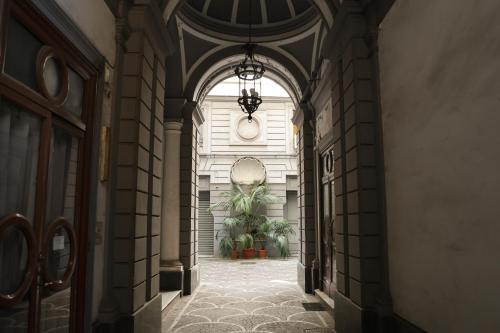Elegant Apartment at Chiaia by Wonderful Italy
