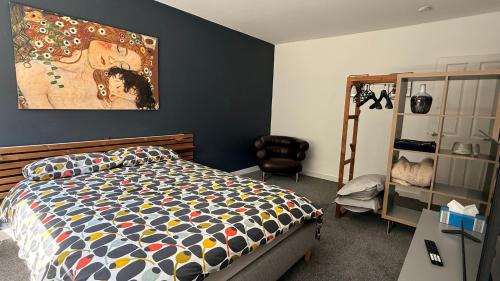 Un ou plusieurs lits dans un hébergement de l'établissement 8 Riversdale King Size Room