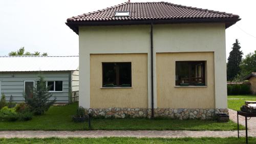 Zgradba, v kateri se nahaja počitniška hiška