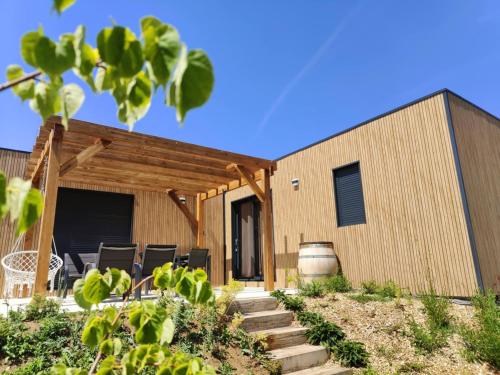 Κήπος έξω από το Domaine des 7 cépages