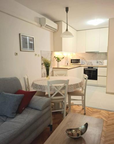 Apartment Luciana - near city centre