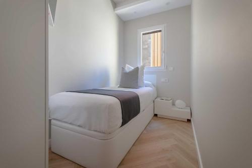 Moderno apartamento junto a Plaza España