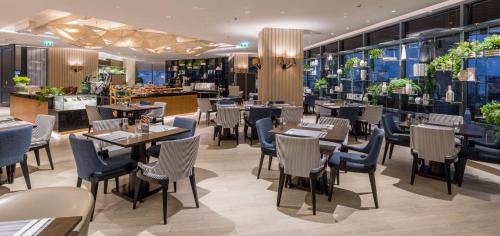 Area soggiorno di Holiday Inn & Suites Rayong City Centre by IHG