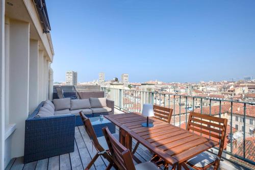Cosy studio with terrace overlooking Marseille