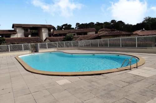 Little house with terrace on the oceanfront