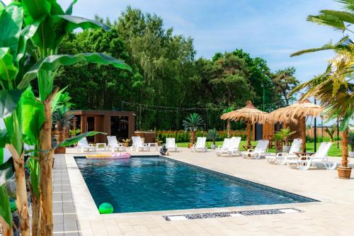 Domki Piaskowa11 Palm Resort & Wellness