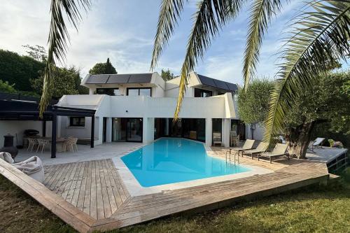 Magnificent modern villa - swimming pool - terrace - garden