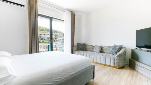 AMA'S Studio 2 - Parking, Sea View & Kitchen