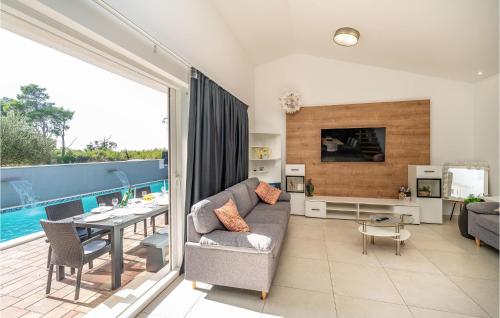 Μπαλκόνι ή βεράντα στο Nice Home In Privlaka With Wifi