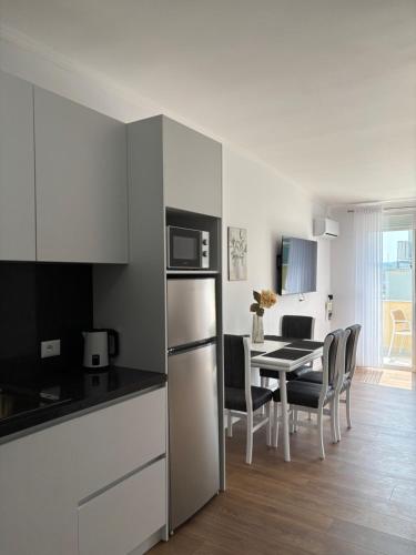 Luxury apartment on the 10th floor with two balconies