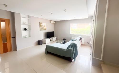 Gallery image of Casa grande con piscina para familias in Cambrils