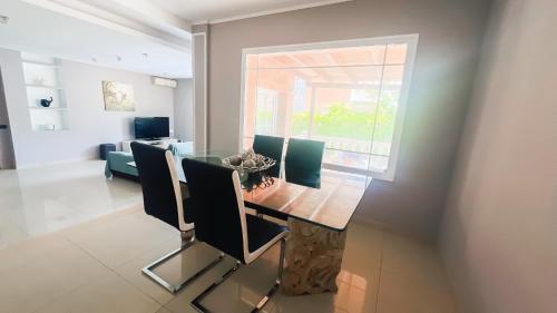 Gallery image of Casa grande con piscina para familias in Cambrils