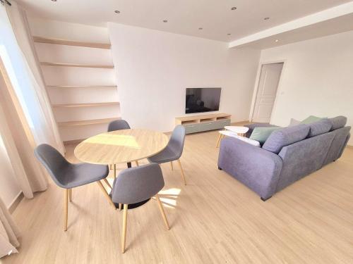 Photo de la galerie de l'établissement Appartement moderne lumineux près plage et commerces - FR-1-675-51, à Boulogne-sur-Mer