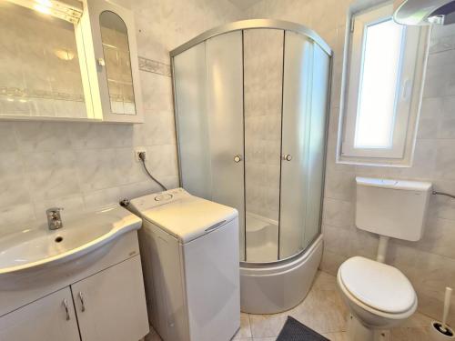 BLAZ 3 - Apartment 5 pax, terrace with sea view, 150 m from the beach