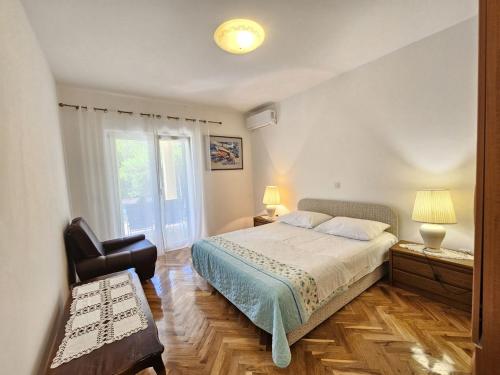BLAZ 4 - Apartment for 6-8 persons, 150 m from the beach