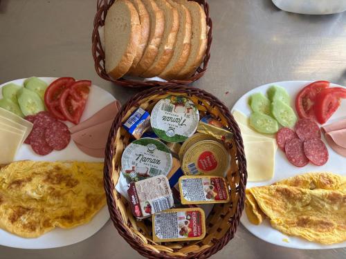 Comida en o cerca de este apartamento