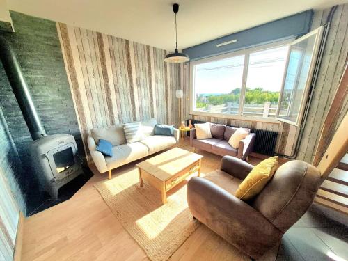 Maison à 1km de la plage, terrasse, cheminée, jeux - FR-1-675-53