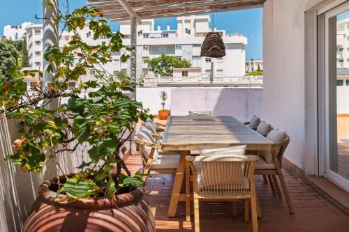 Large Terrace Apartment -Near Beach -Torremolinos By Budha