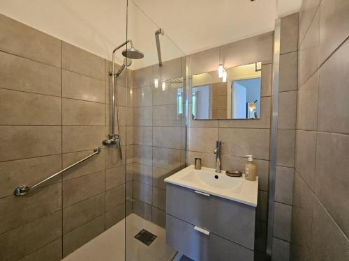 Photo de la galerie de l'établissement Sanary 1 Chambre balcon garage, à Sanary-sur-Mer