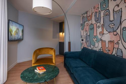 Χώρος καθιστικού στο Montmartre Paris Suite