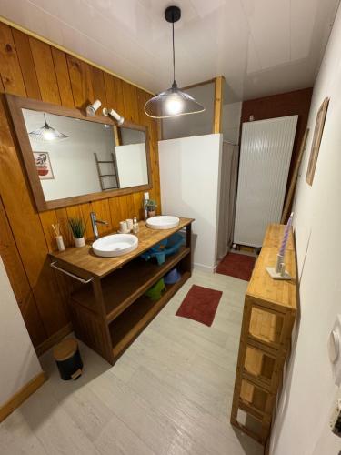Ένα μπάνιο στο Maison Aqua with Private Spa, Jacuzzi, Pool, Hammam