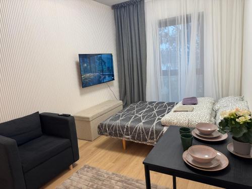 Postel nebo postele na pokoji v ubytování Rocca Tower Bedroom with private shower & kitchen