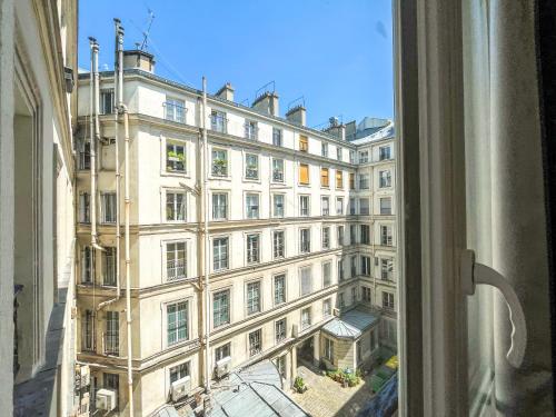 105 - Urban Haussmann Opera