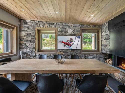 Chalet luxueux 5 chambres sur les pistes à Courchevel 1850 - FR-1-564-126
