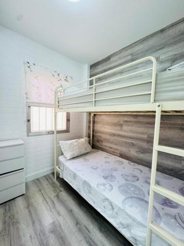 Beachfront apartment - La Mata