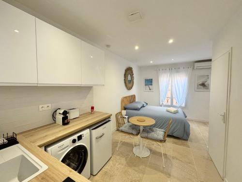 Photo de la galerie de l'établissement Le Cocon Méditerranéen refait à neuf, climatisé, à 300m des plages, à Antibes