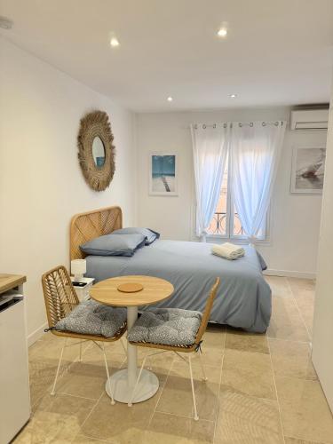 Photo de la galerie de l'établissement Le Cocon Méditerranéen refait à neuf, climatisé, à 300m des plages, à Antibes