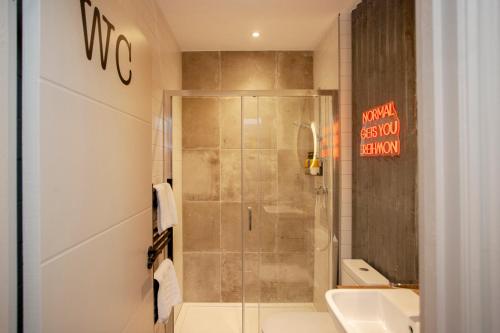Modern Aparthotel by Principality Stadium photo 25