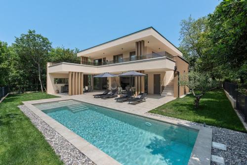 Luxury Forest Villa with Heated Pool in Istria