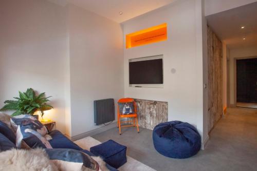Modern Aparthotel by Principality Stadium photo 36