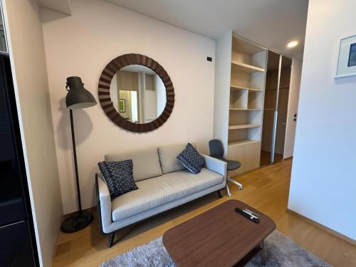 Et opholdsområde på Large apartment 5min from Ekkamai BTS