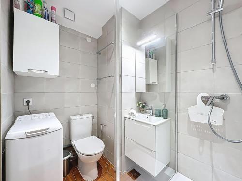 Apartment Le Quai aux Fleurs-9 by Interhome