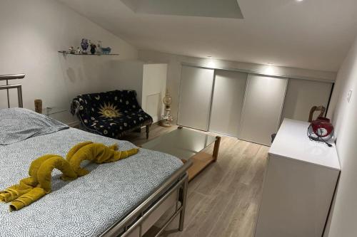 Renovated 1 bedroom apartment near sea