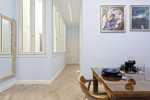 -MalagaSunApts-Picasso Classic