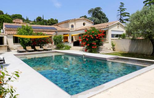 3 Bedroom Stunning Home In Rochefort