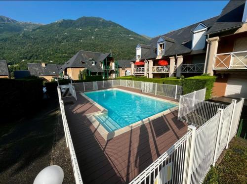 jardin plein sud, vue montagne, proche Luz Saint Sauveur