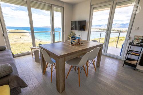 Sunset View apartment - modern two bedroom apartment with amazing sea view and pool