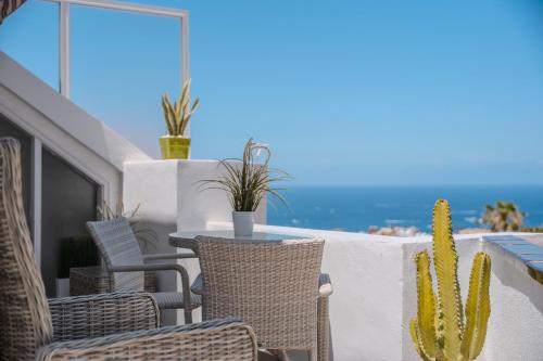 Colina Blanca Sunset View