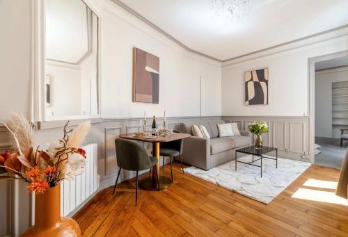 Renovated apartment near Trocadero with elevator