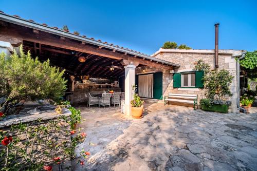 Holiday Home Sarbunara