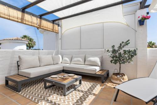 VIVI Homes - Tres Naranjos - Penthouse - pool - terrace