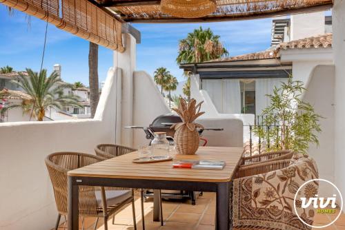 VIVI Homes - Tres Naranjos - Penthouse - pool - terrace