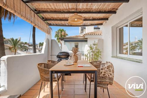 VIVI Homes - Tres Naranjos - Penthouse - pool - terrace