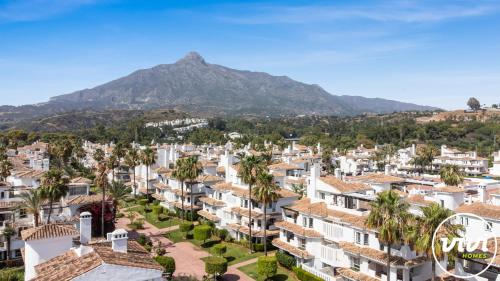 VIVI Homes - Tres Naranjos - Penthouse - pool - terrace